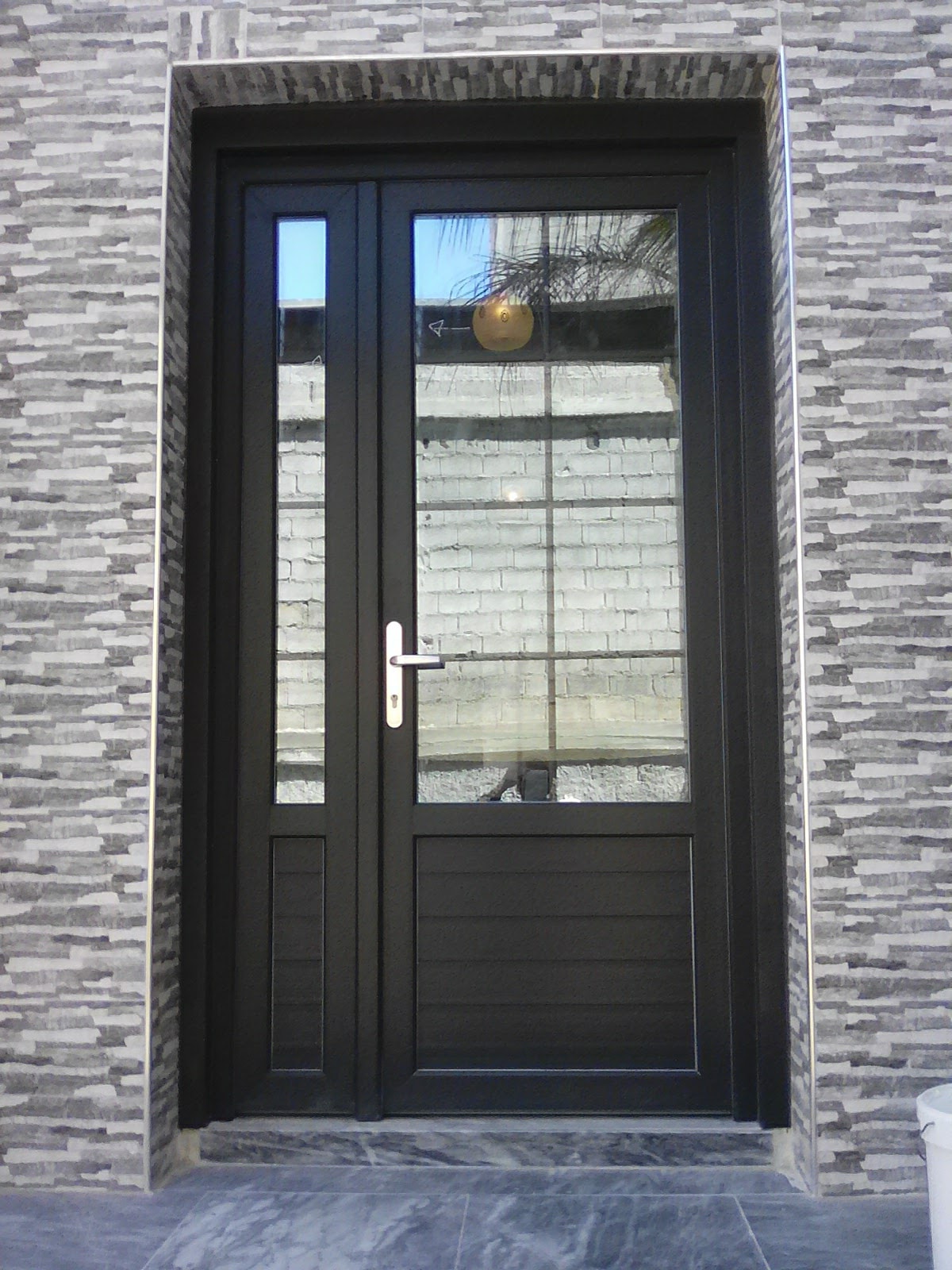 Porte d’entrée noire